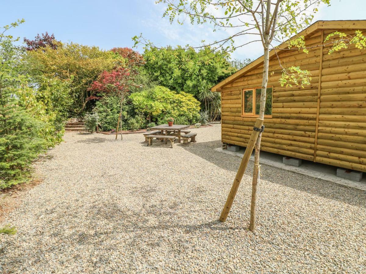 Willow Lodge Tenby Exterior photo